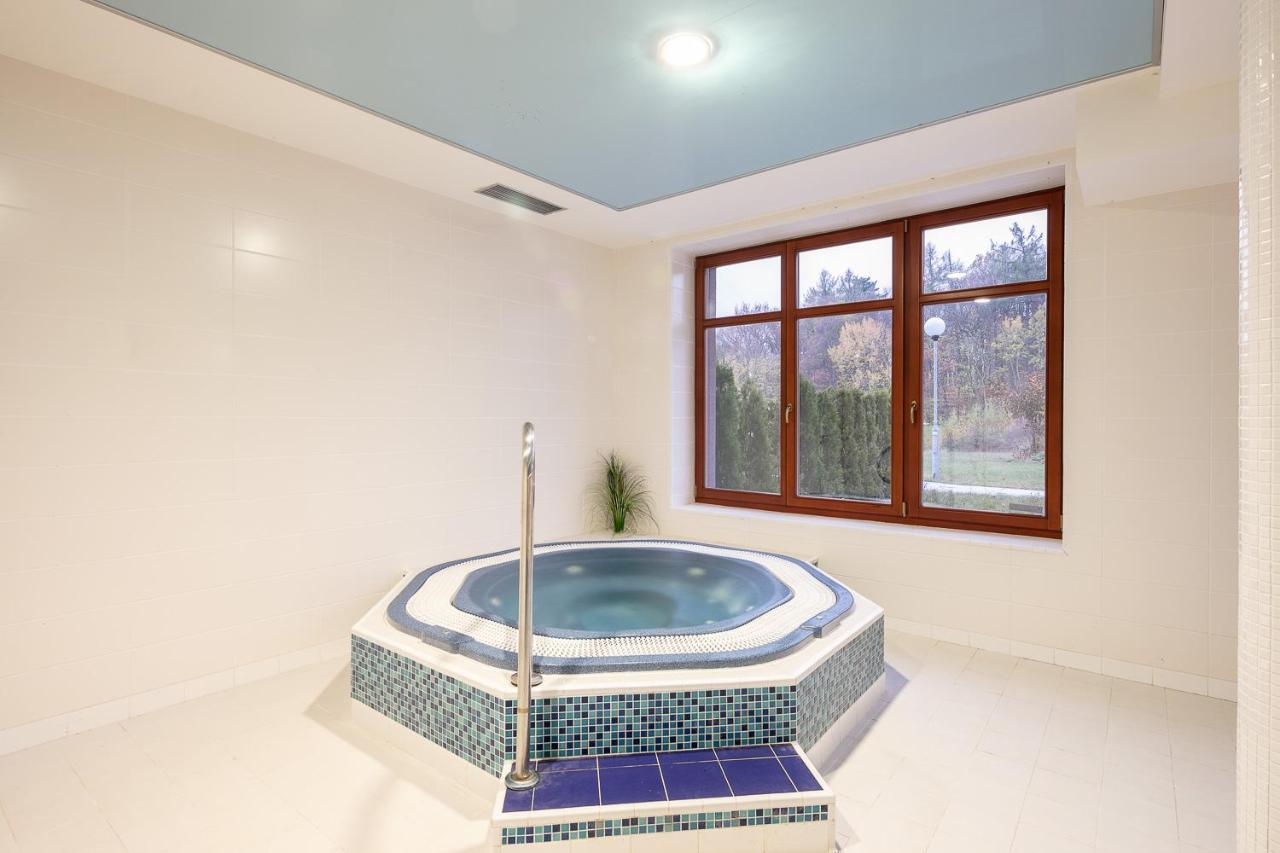 Pytloun Wellness Hotel Hasistejn Misto Экстерьер фото